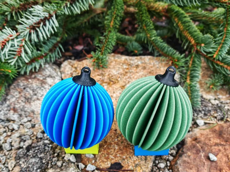 Christbaumkugel / Weihnachtskugel aus Scheiben
