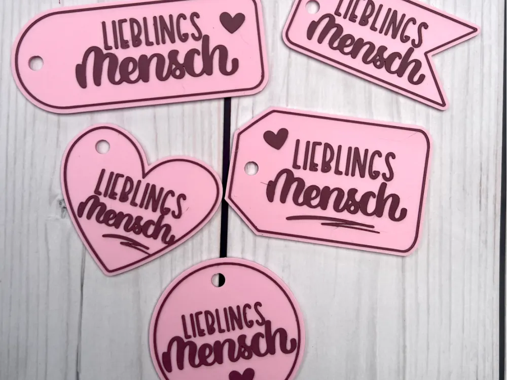 Letrero o emblema decorativo: Lieblingsmensch – Geschenkanhänger. Referencia del modelo original.