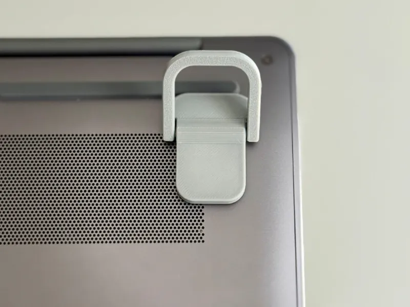 foldable laptop stand / feet