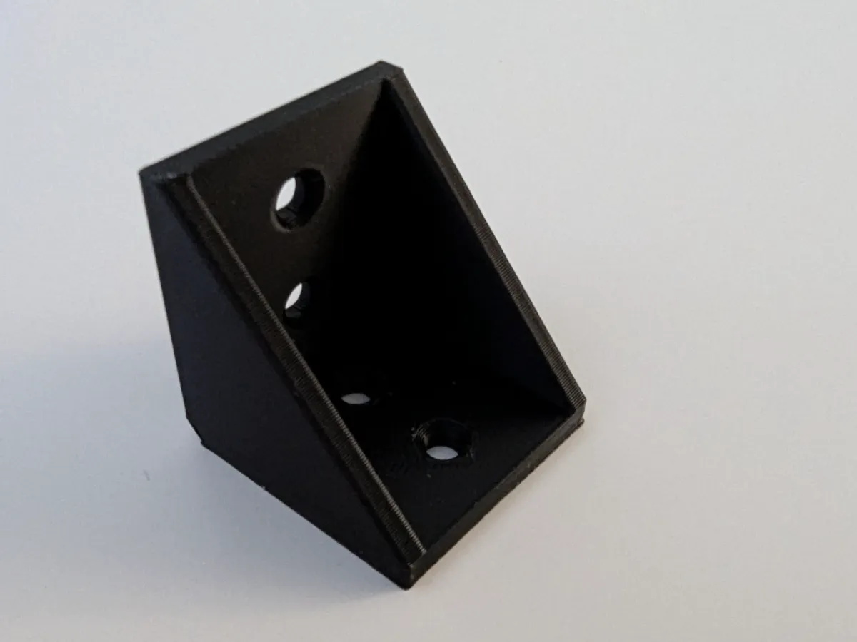 Équerre 90° 30x30x30 mm M4
