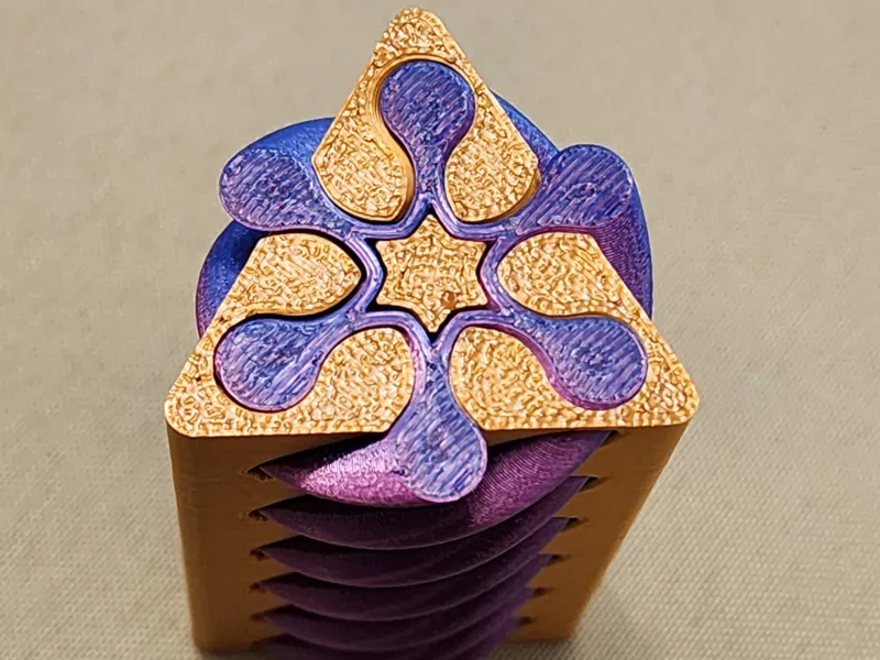 Passthrough Fidget in a Fidget - Triangle version