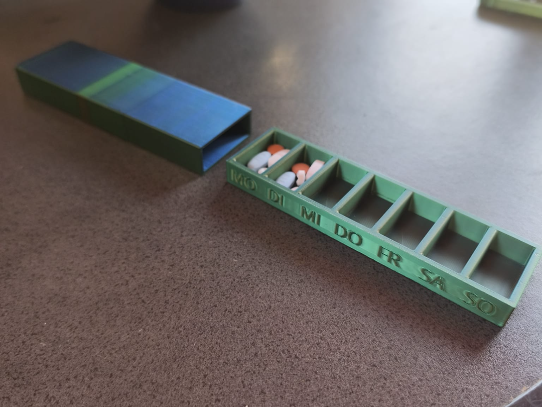 7-Day Pill Box