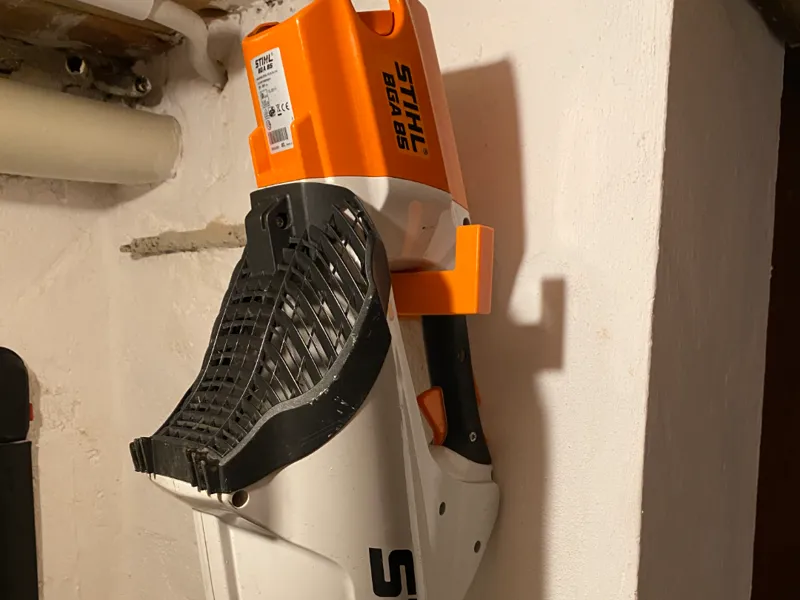 Wall mount for Stihl BGA 85 leaf blower
