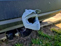 Cache-boule d'attelage casque de motocross — photo 1