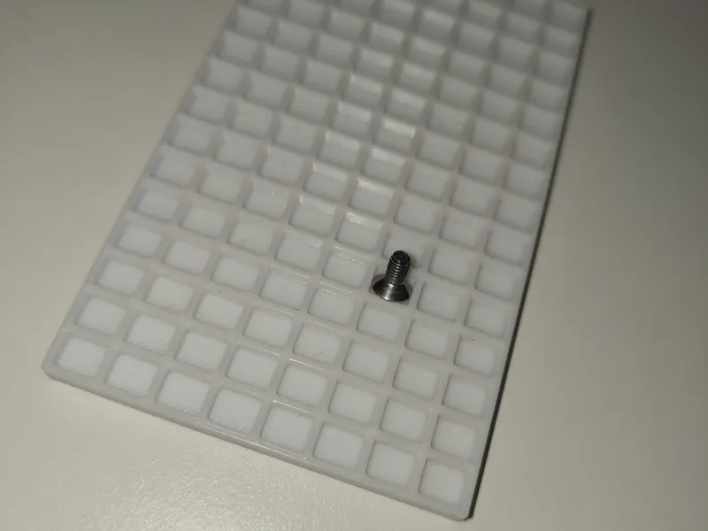 Screw tray