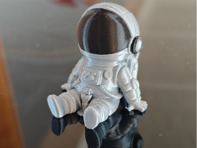 Luno the cute astronaut stargazing