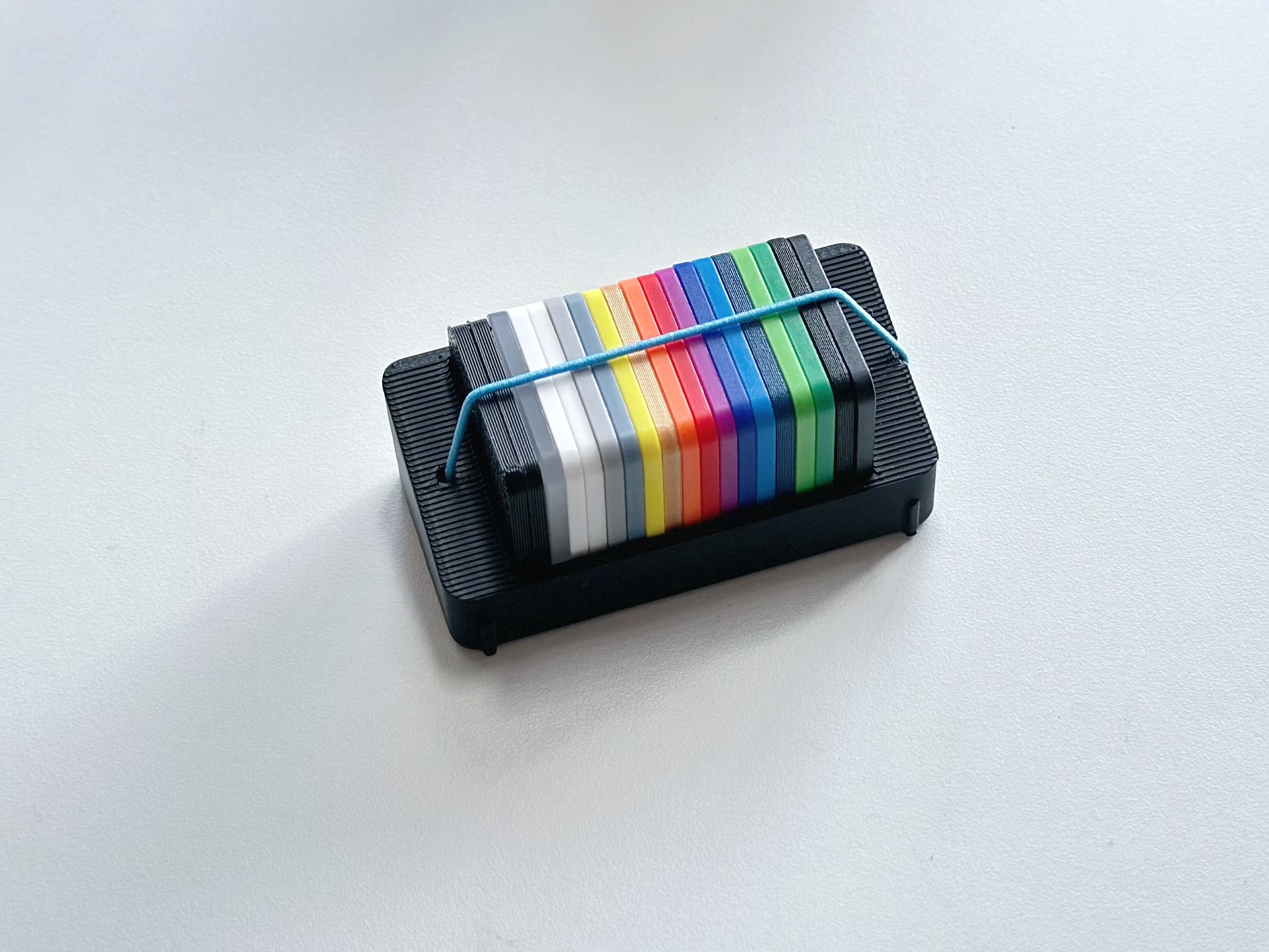 Miniatura 2 do modelo 3D 可以定制长度的耗材色卡收纳 - 附带宜家洞洞板和圆孔洞洞板挂钩