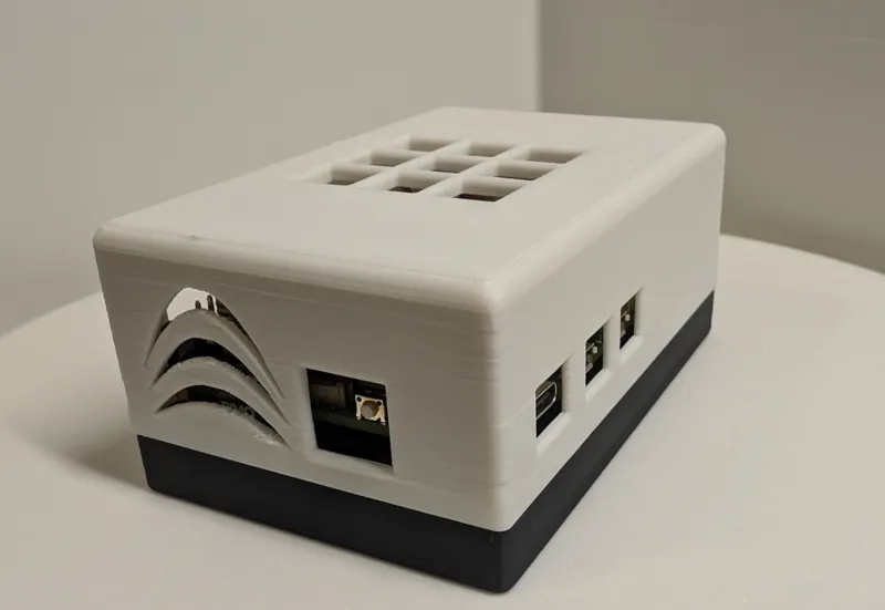 Raspberry Pi 5 + Pimoroni NVMe Base Case