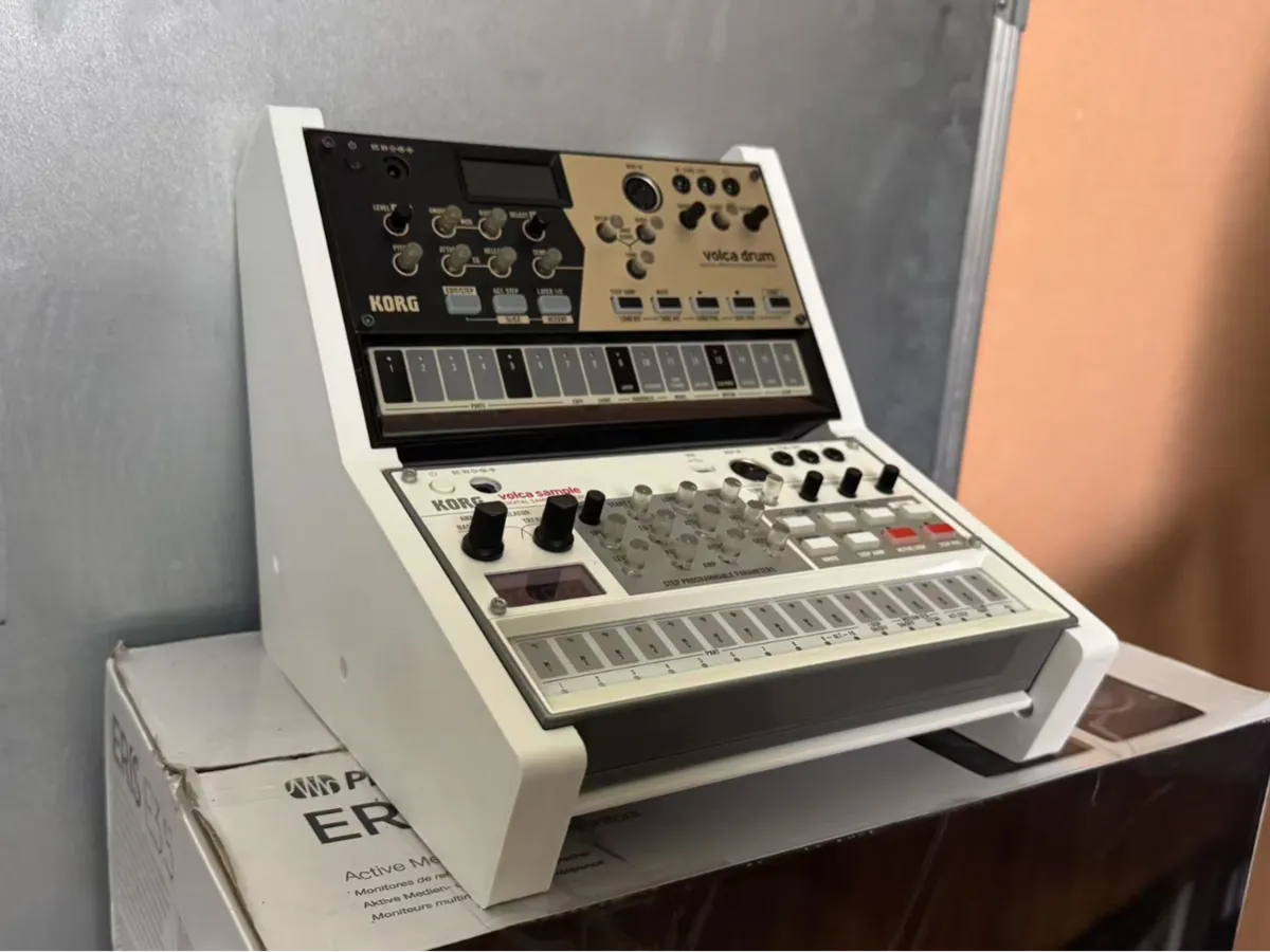 Placa base para soporte Korg Volca - Modelo de impresión 3D gratuito ...