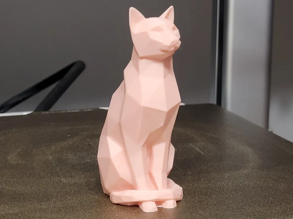 Cat figure low polly - Free 3D Print Model - MakerWorld