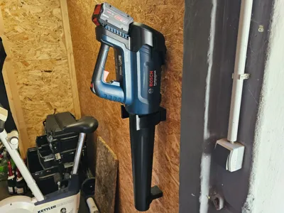 Bosch Professional GBL 18V-750 Wall Mount