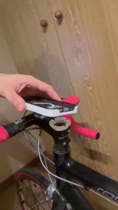 Spigen iPhone14Pro Cover Holder for Indoor Cycling