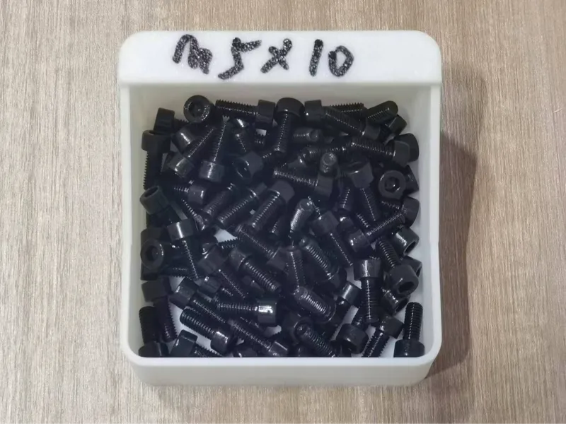 可更换标识盖子的分类盒子