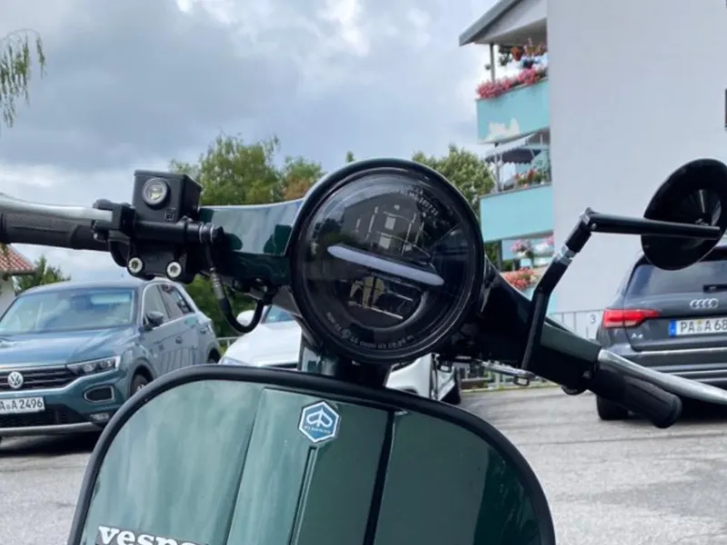 Adapterring für LED Scheinwerfer an Vespa PX
