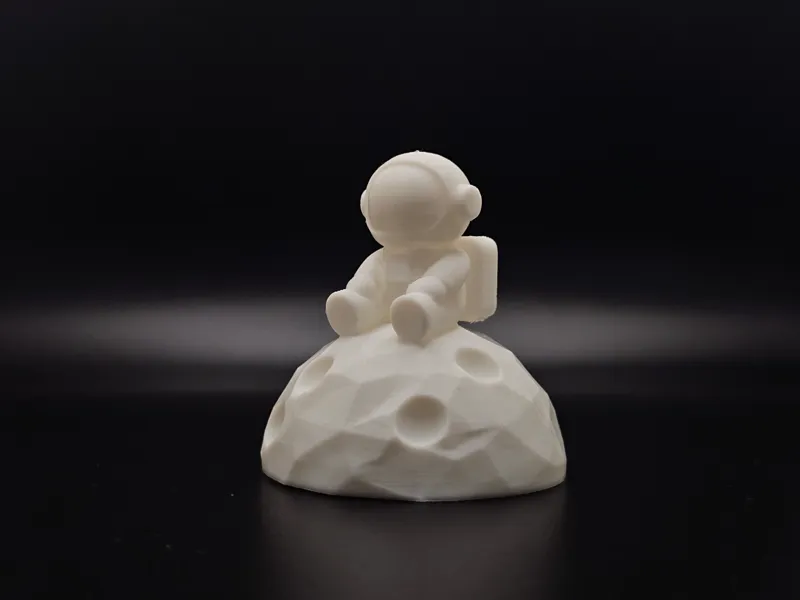 Lonely Astronaut on the Moon – Minimal Desk Figure