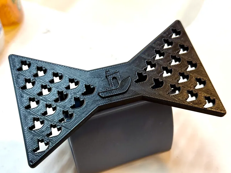 BowChy - Bow Tie Benchy