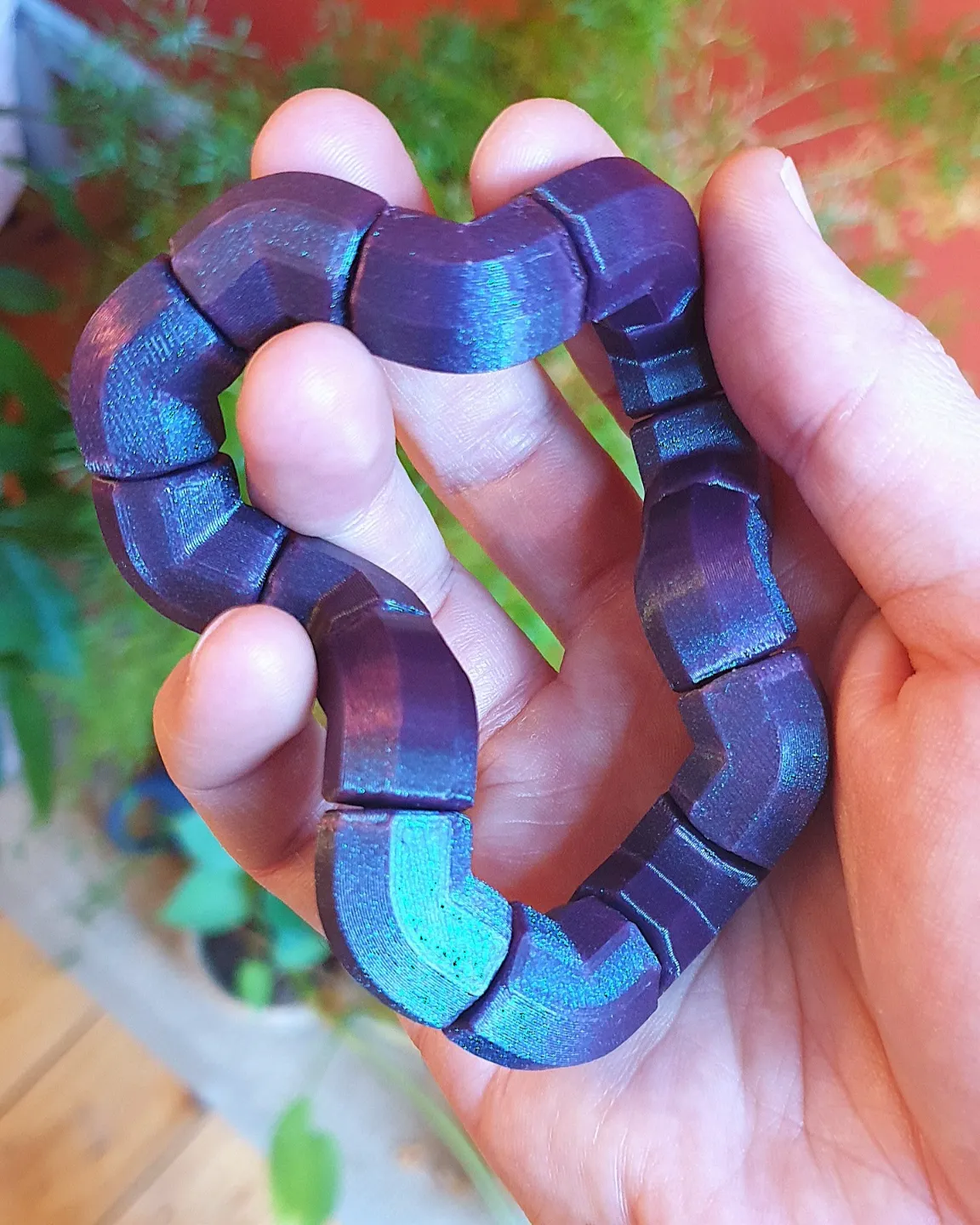 Fidget Wobble8 - two sizes view 3
