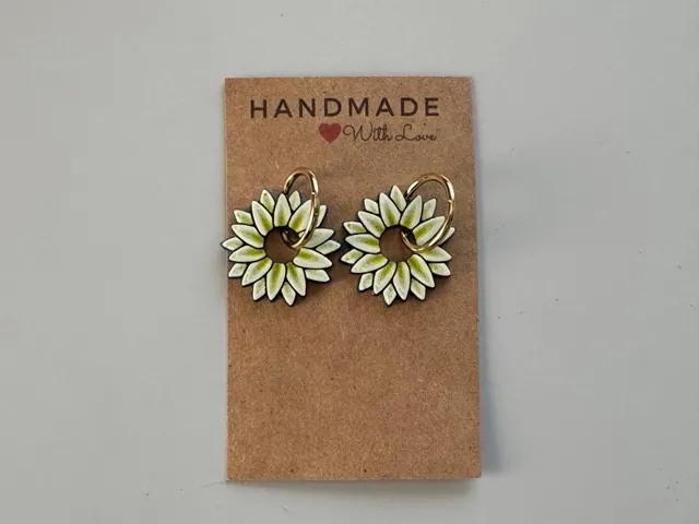 Hueforge Charm Flower Earring