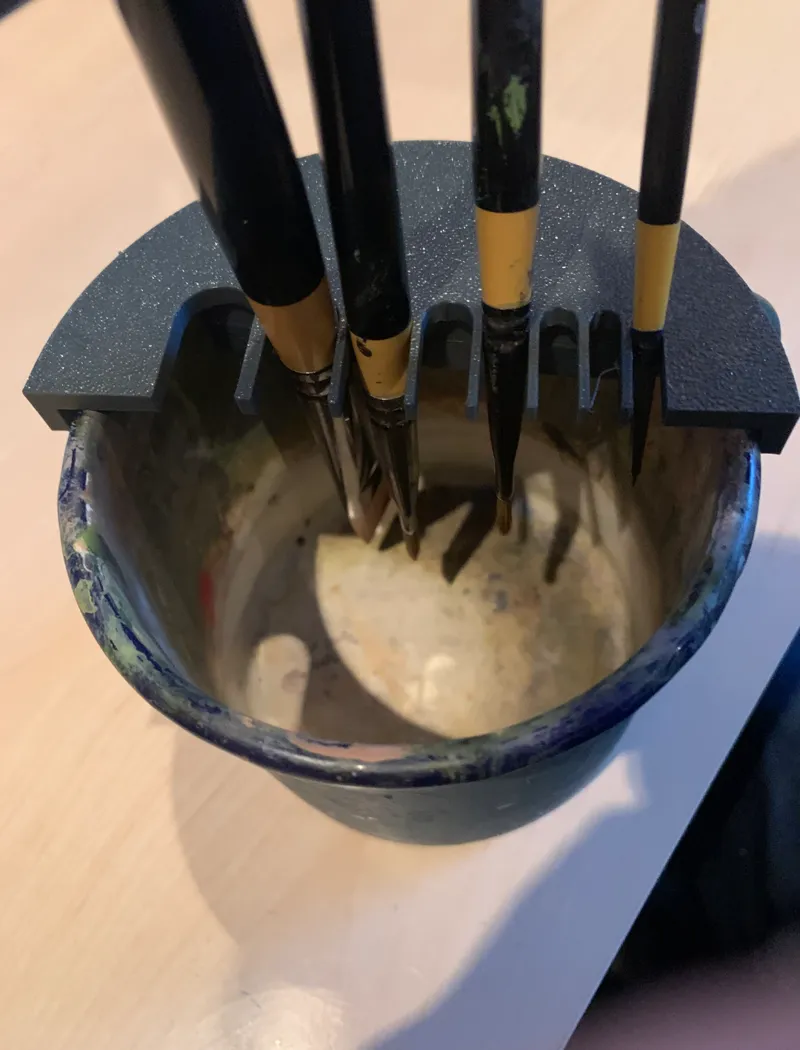 ARTIST BRUSH SUSPENDED CLEANER SUPPORT