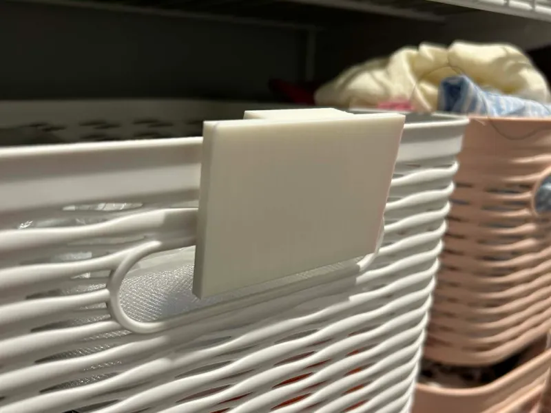 Label with Clip Back