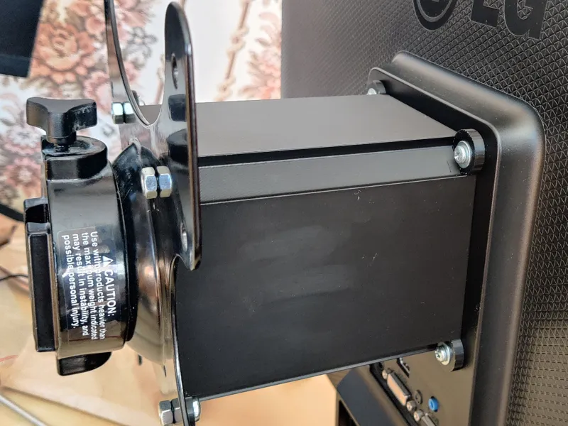 Monitor / TV mount VESA spacer