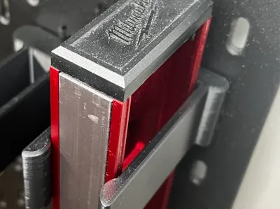 Milwaukee 48 Inch Level Skadis Holder