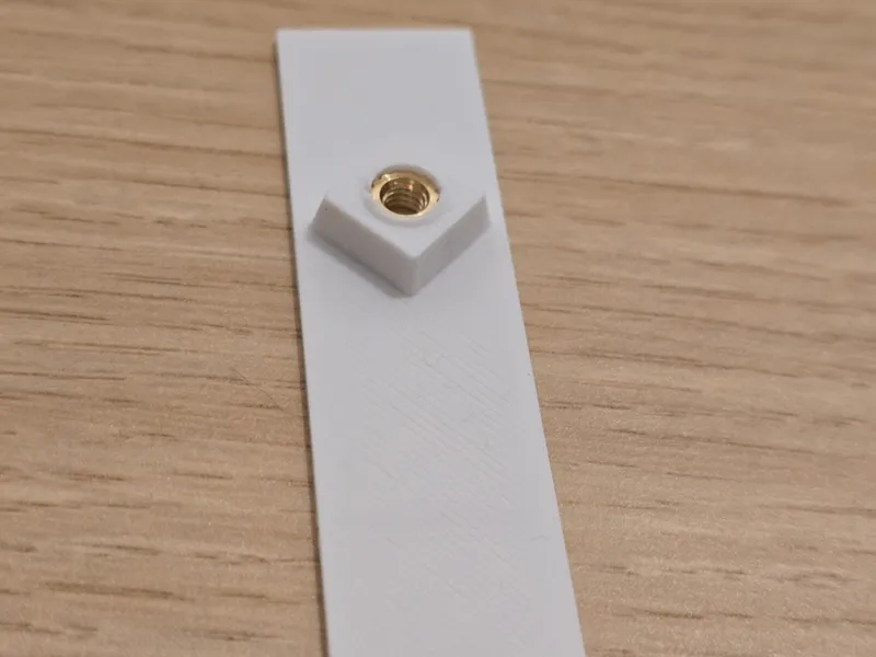 Multiboard Medium Command Strip Offset Pillar