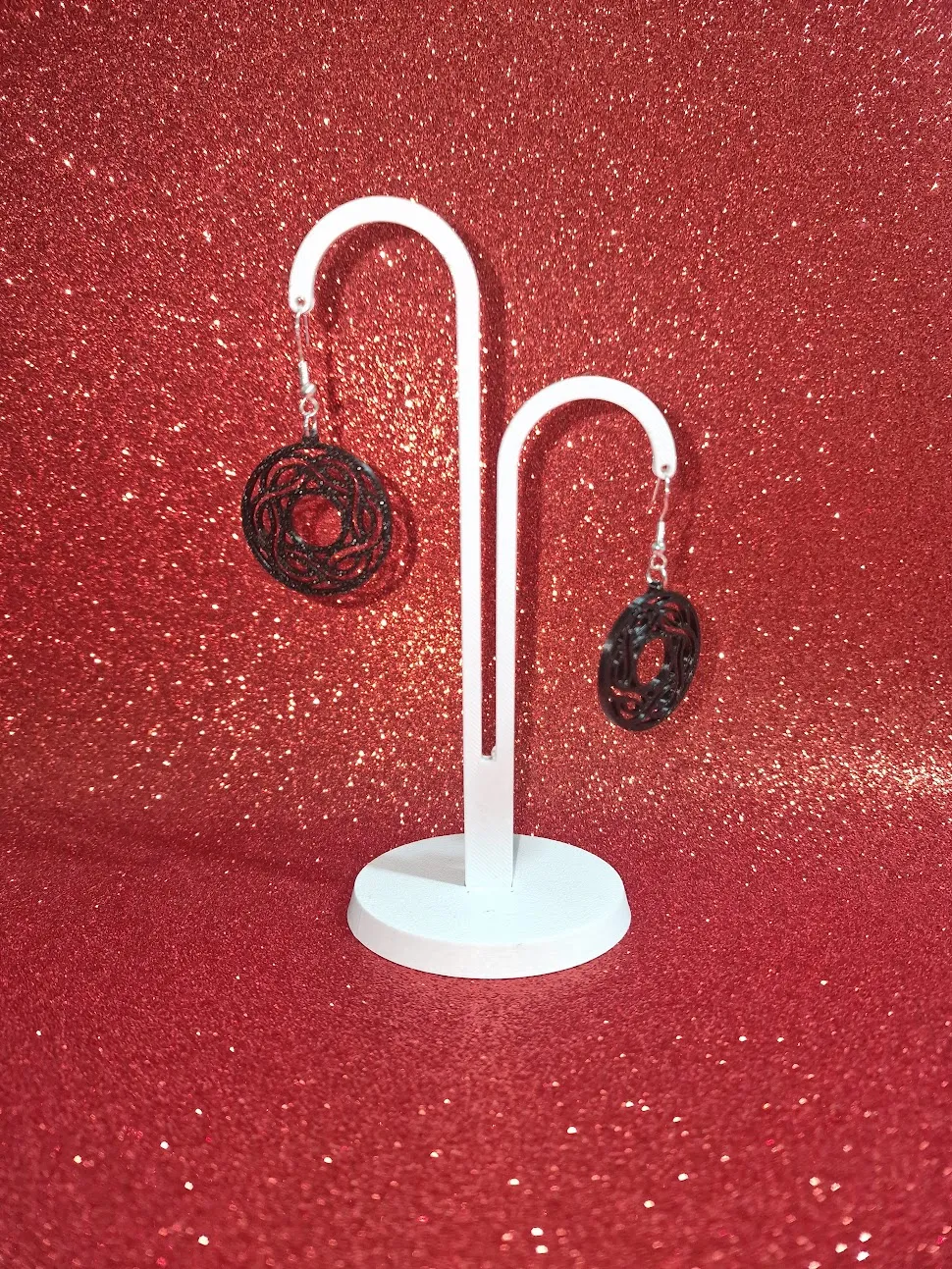 Infinite lines in rounds earrings view 3