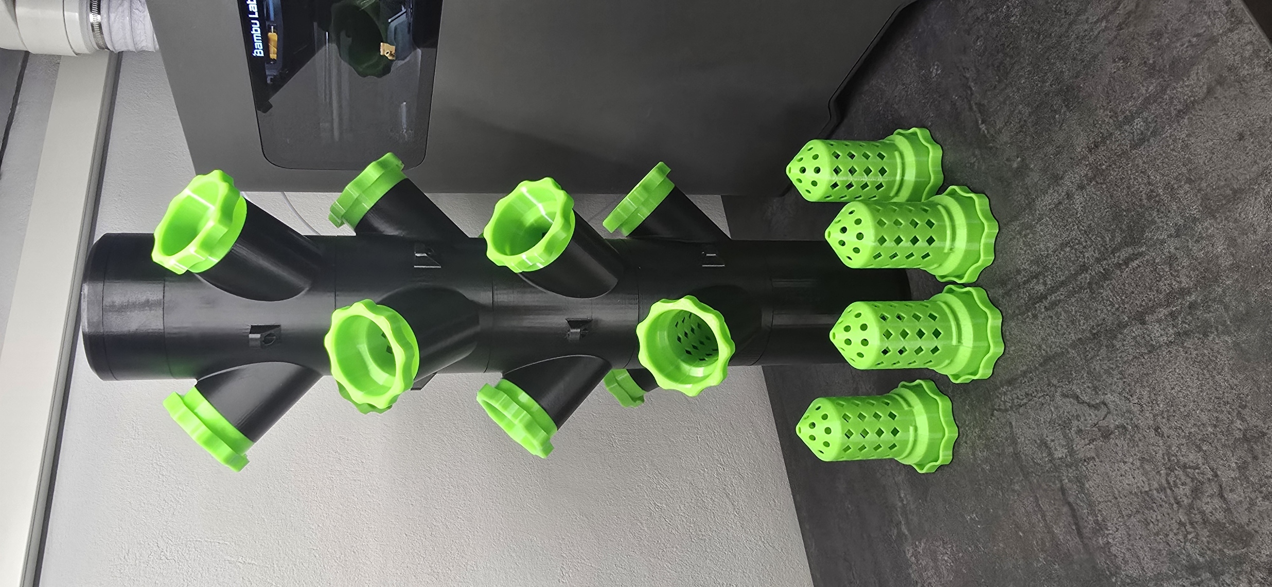 Miniatura 7 do modelo 3D Hydroponic Tower - Complete (Revised)
