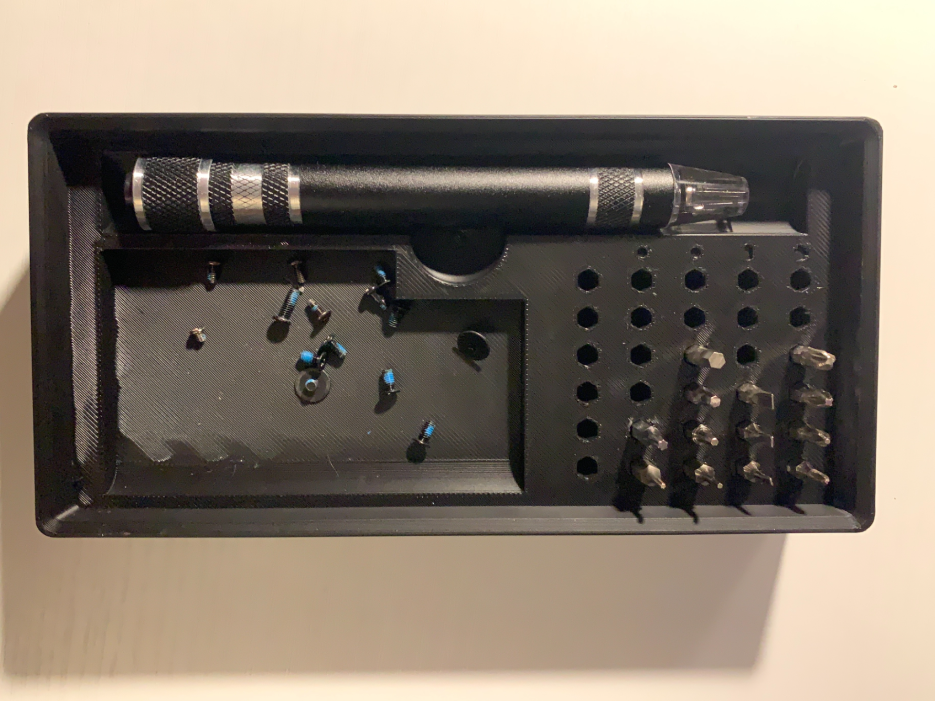 Gridfinity 2x4, 4mm bit and driver storage