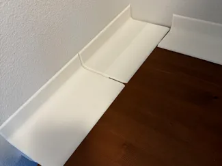 Desk/bench gap catch