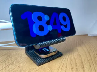 Soporte para móvil con carga inalámbrica de reloj