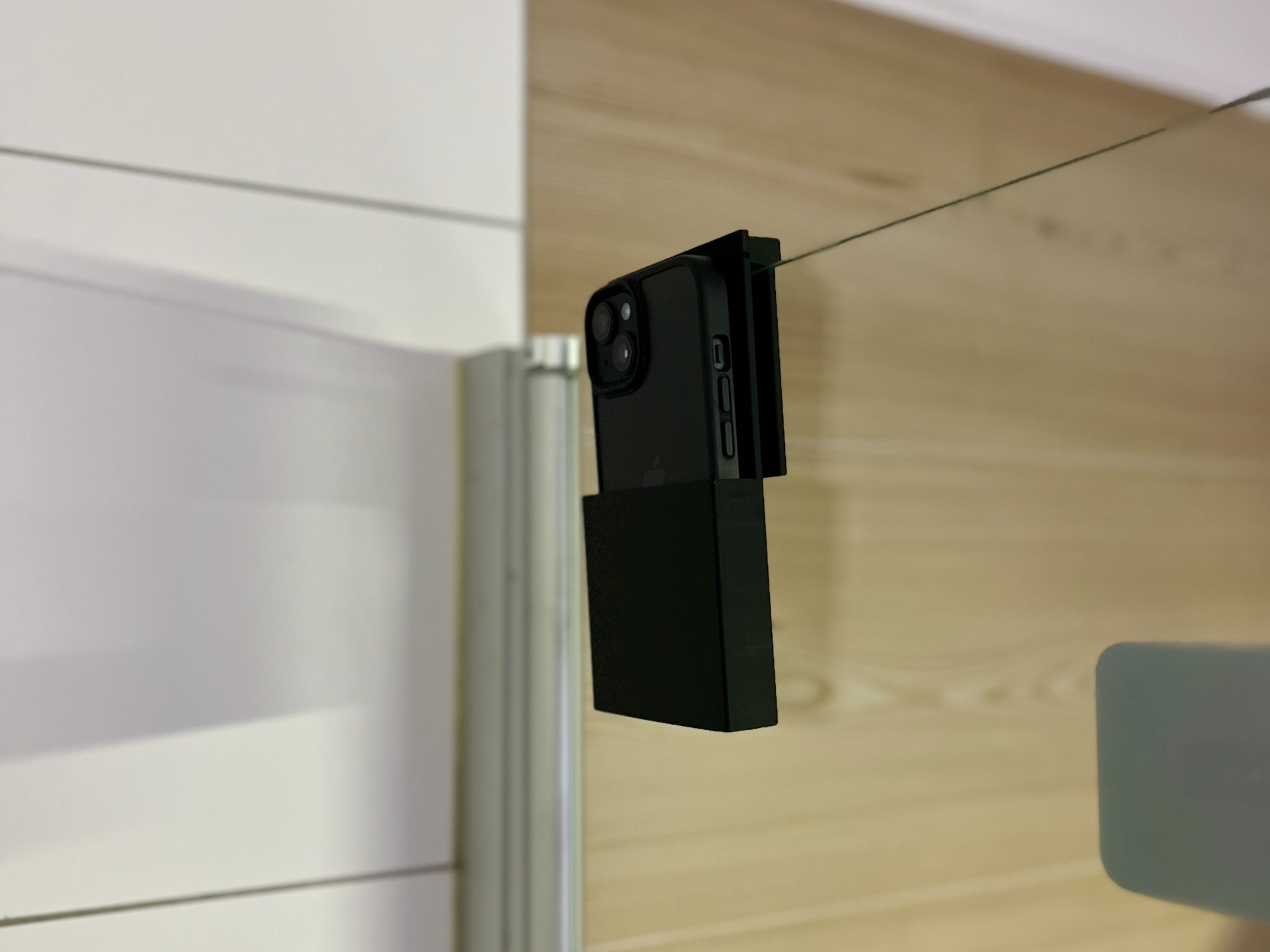 Podcast Shower Phone Holder Wall Mount (1-12mm)