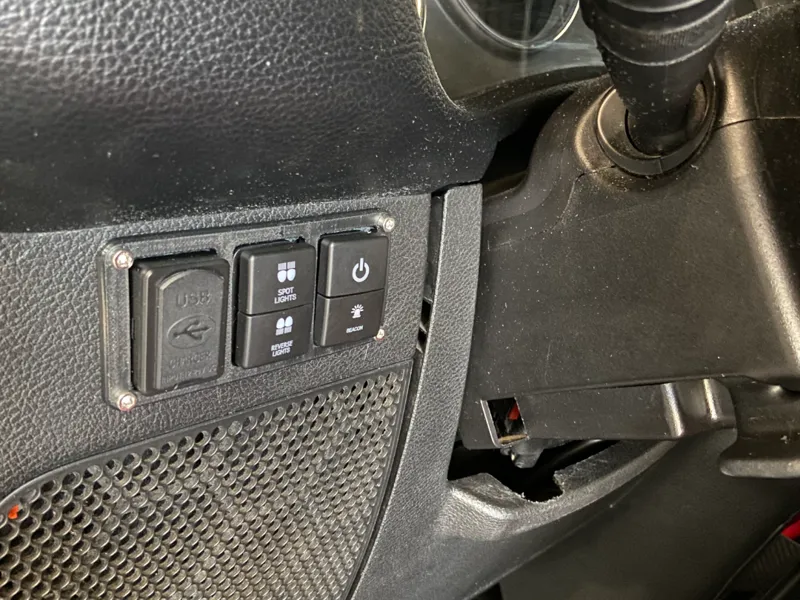 Jeep Wrangler Dash Mounted 3 Button Panel 