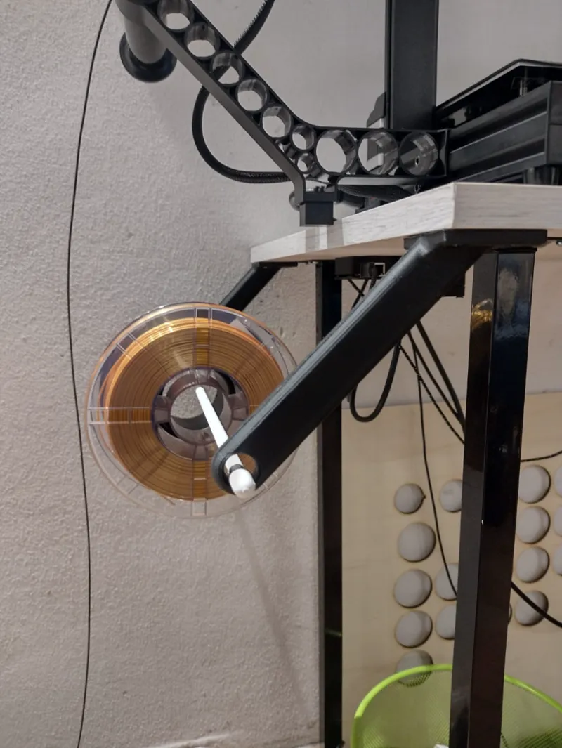 Filament spool holder