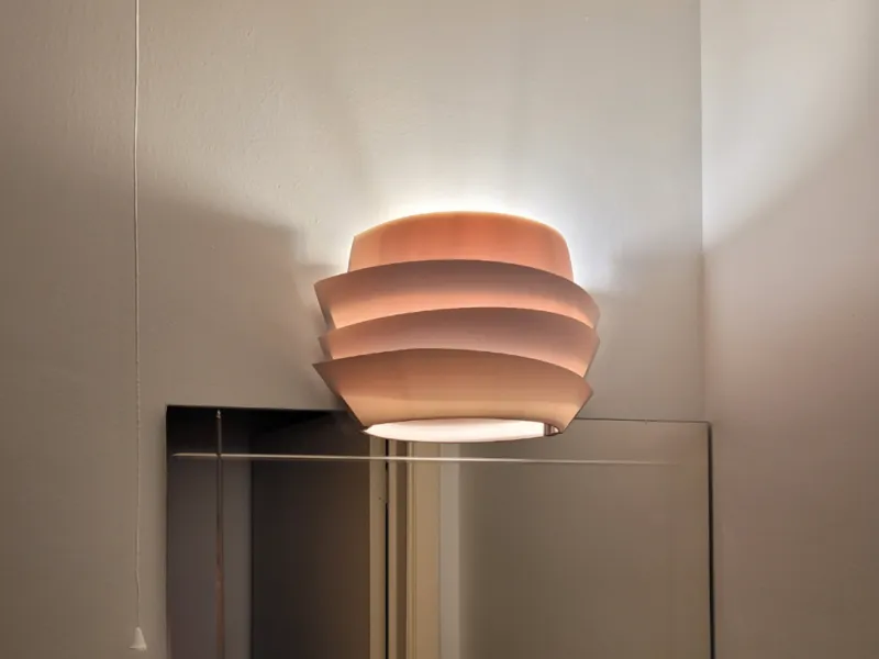 Modern wall lamp