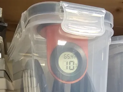 Cereal Storage Box Drop Down Hygrometer Mount