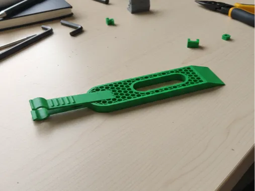 2 in 1 axis cleaner and scraper