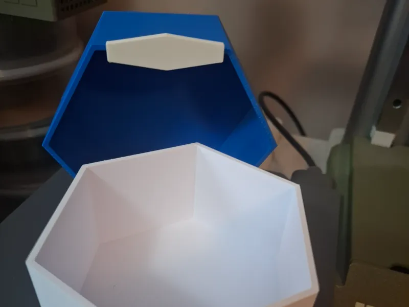 Hexagon storage pot with price clip