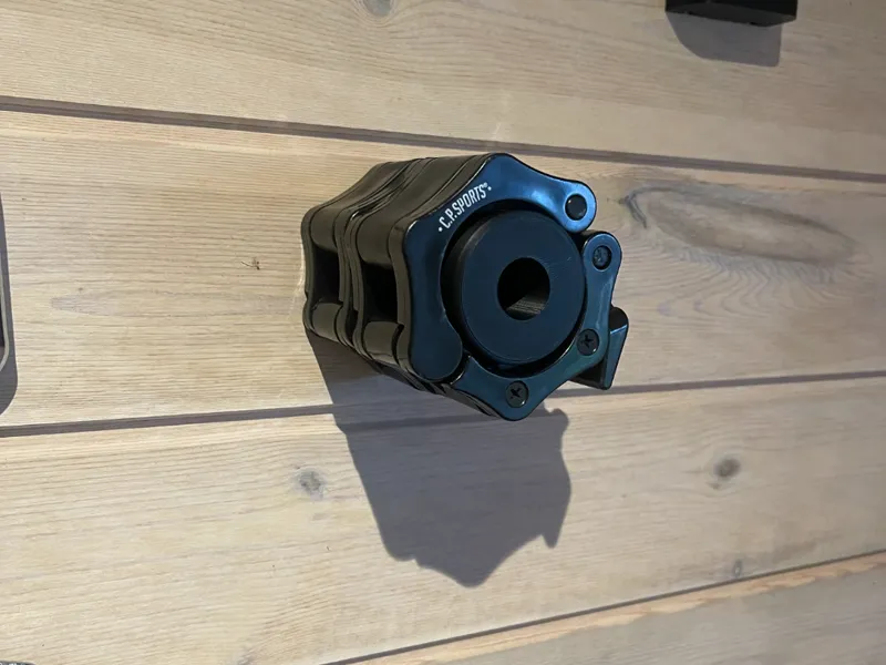 Barbell clamp wall mount