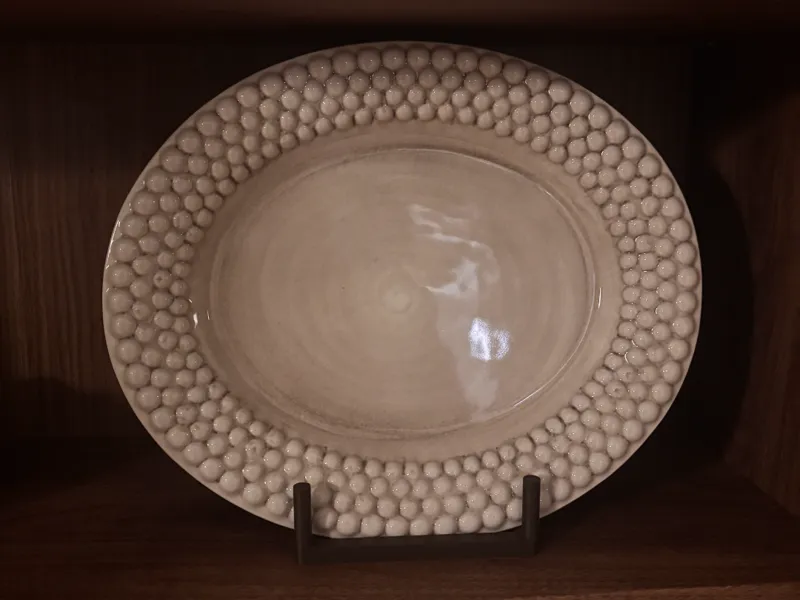 Serving plate holder / display