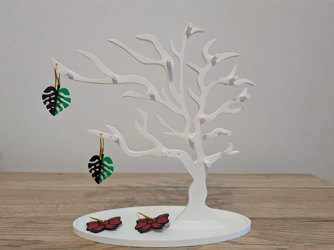 Monstera leaf earrings view 3