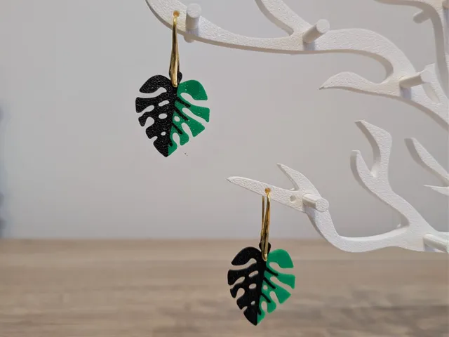 Monstera leaf earrings