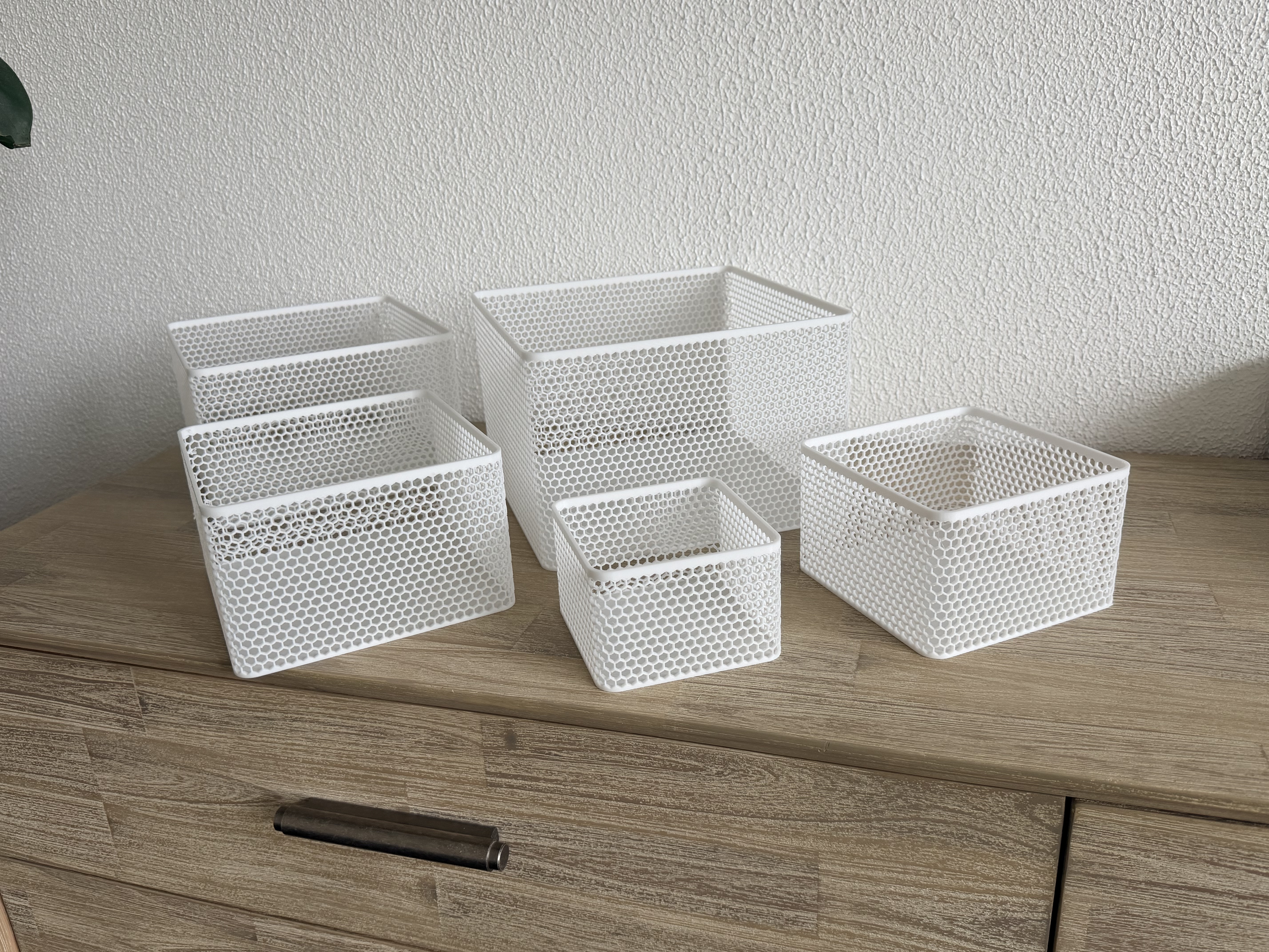 Miniatura 11 do modelo 3D Parametric Honeycomb Baskets — 12 Sizes + Custom