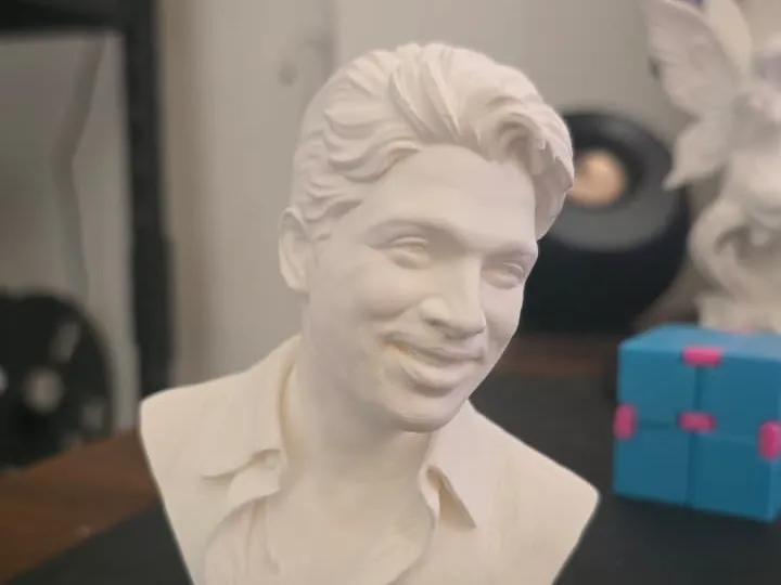 Actor Allu arjun realistic statue