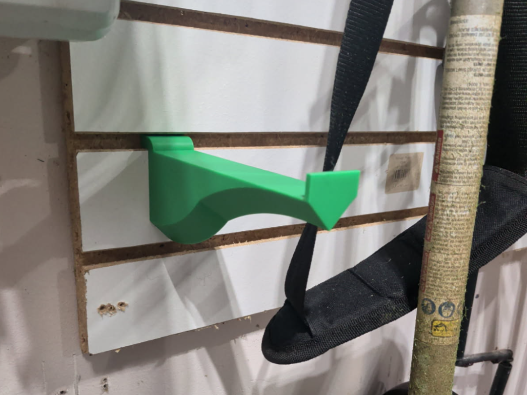 Slatwall 6" shelf bracket