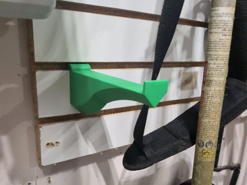 Slatwall 6" shelf bracket