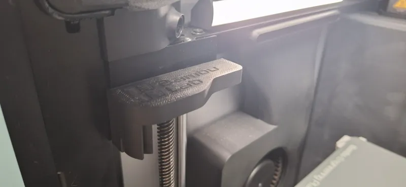 Z-axis dust cover