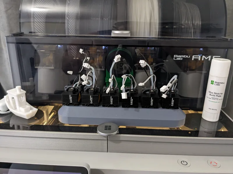 Hotend nozzle holders multiple plates, multiple holders varying from 2 hotends to 8 hotends