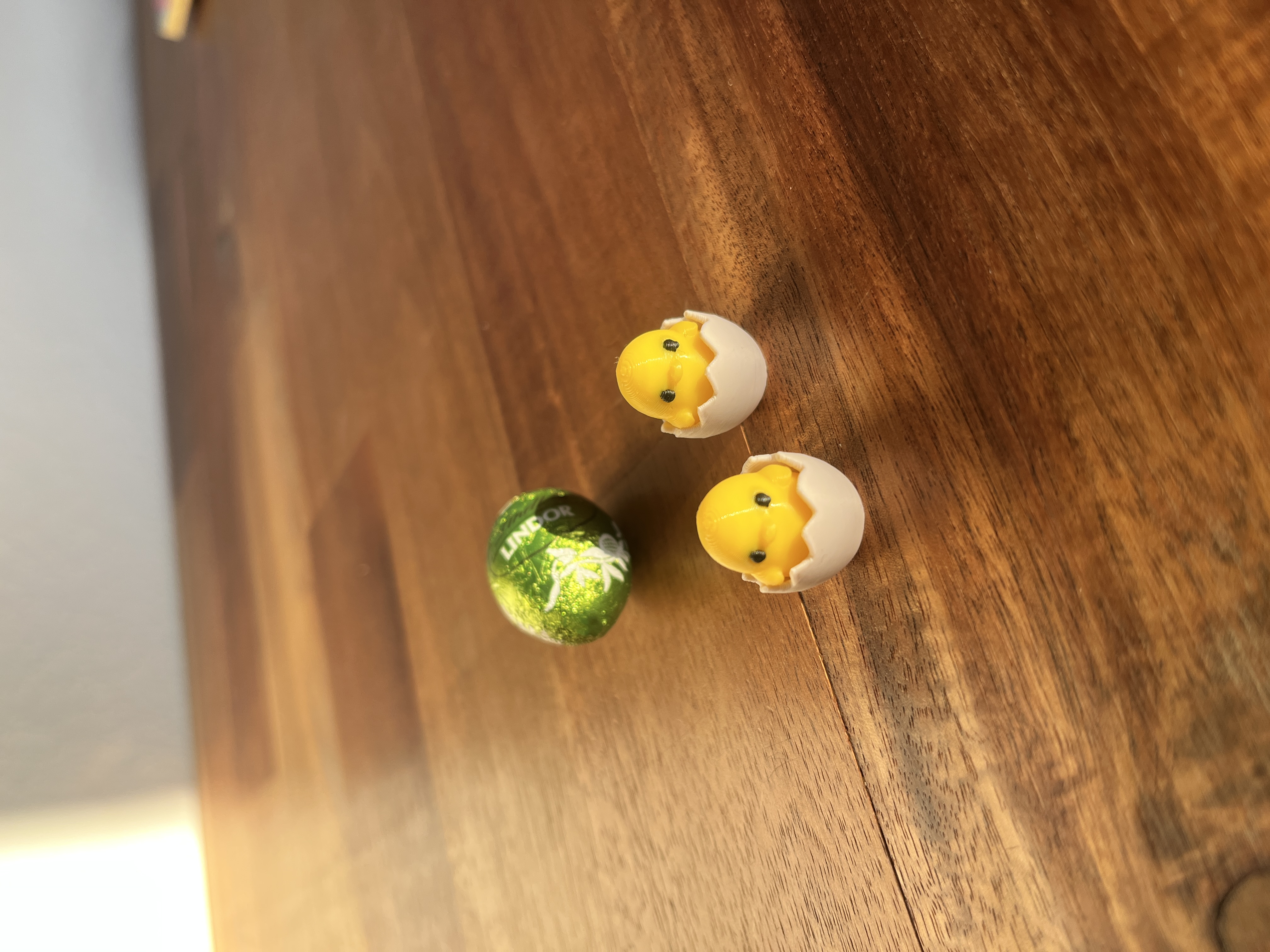 Miniatura 3 do modelo 3D Mini Easter Hatching Chicken
